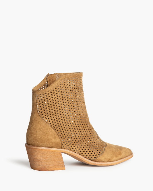 Damen Stiefelette im Landhausstil mit durchbrochenem Schaft – Rustikaler Boho-Chic