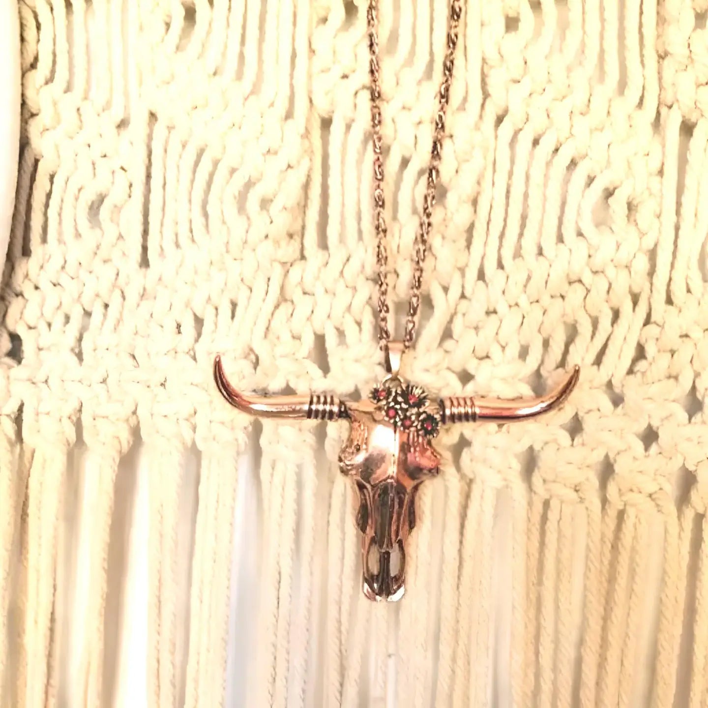 Boho-Halskette „Kuhschädel - Gold