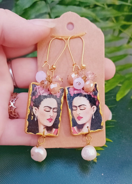 Frida Kahlo Ohrringe – Handgefertigt aus Holz