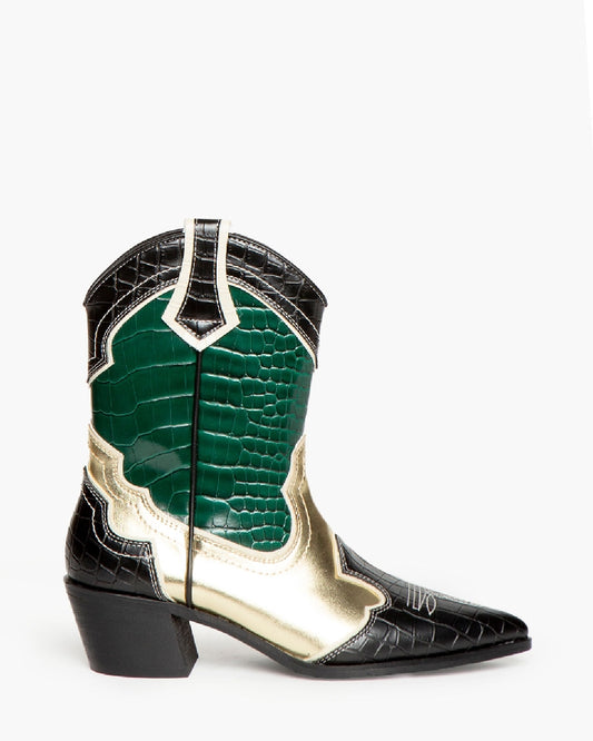 Cowboy-Stiefeletten mit Kontrast – Western Style in moderner Interpretation